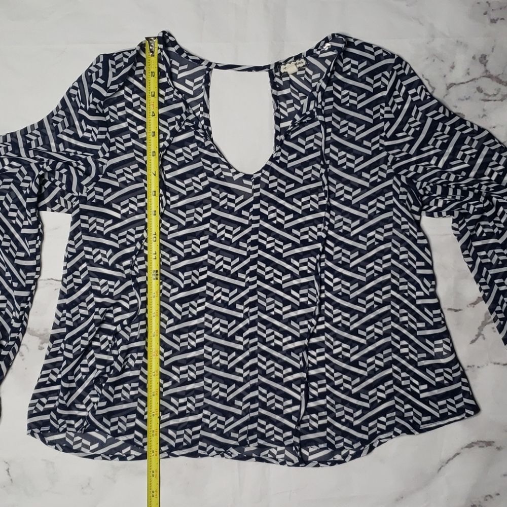 Eyeshadow Navy & White Printed Blouse - Picture 5 of 5